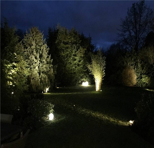 compartiendo aplicaciones de luz led de jardín